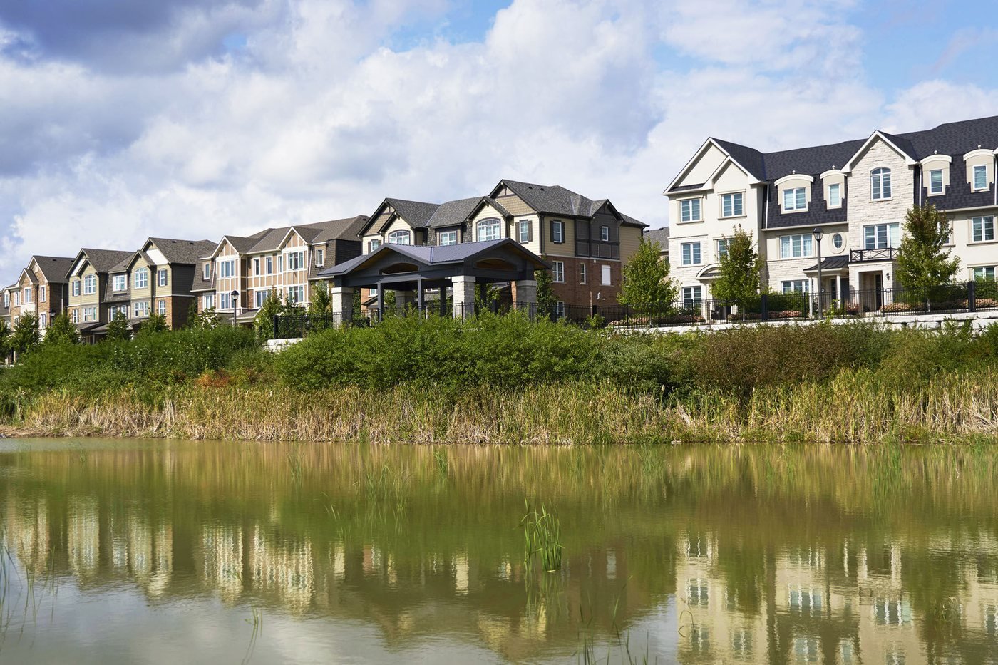 Oakville waterfront near Upper Joshua Creek